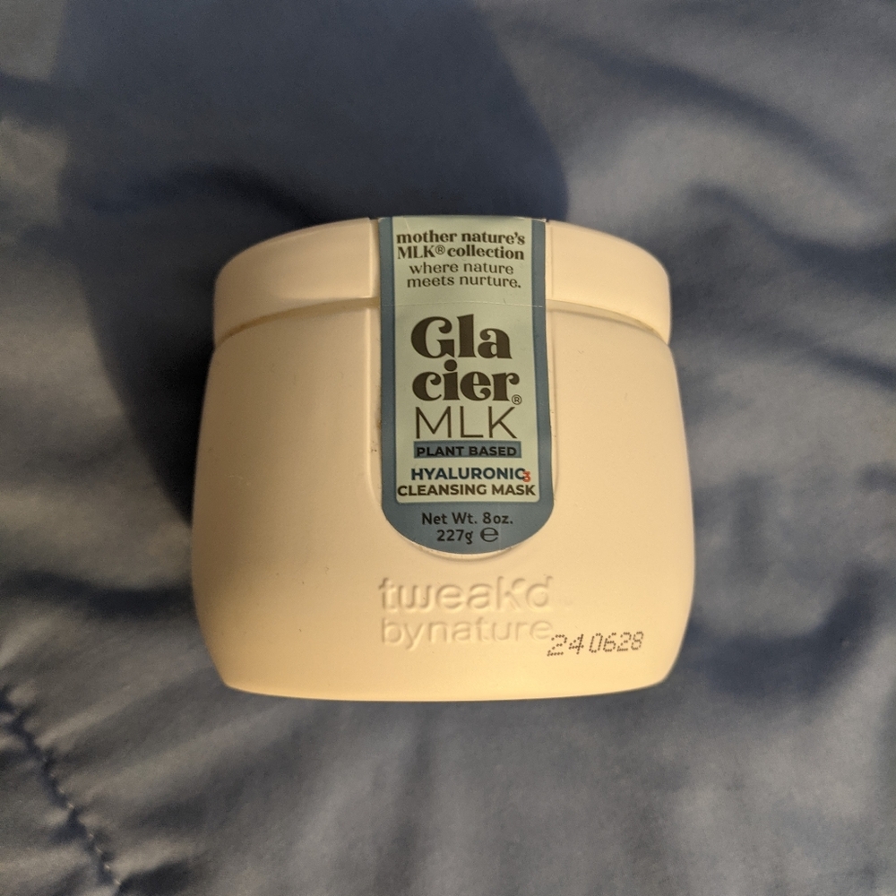 Tweak'd Glacier MLK Hyaluronic Cleansing Mask